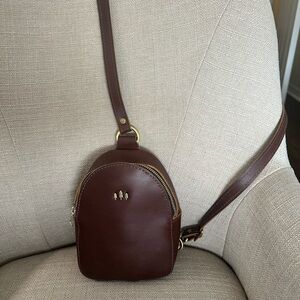 Portland Leather Goods Sydney Sling Crossbody Bag in Brown (Cognac). Never used
